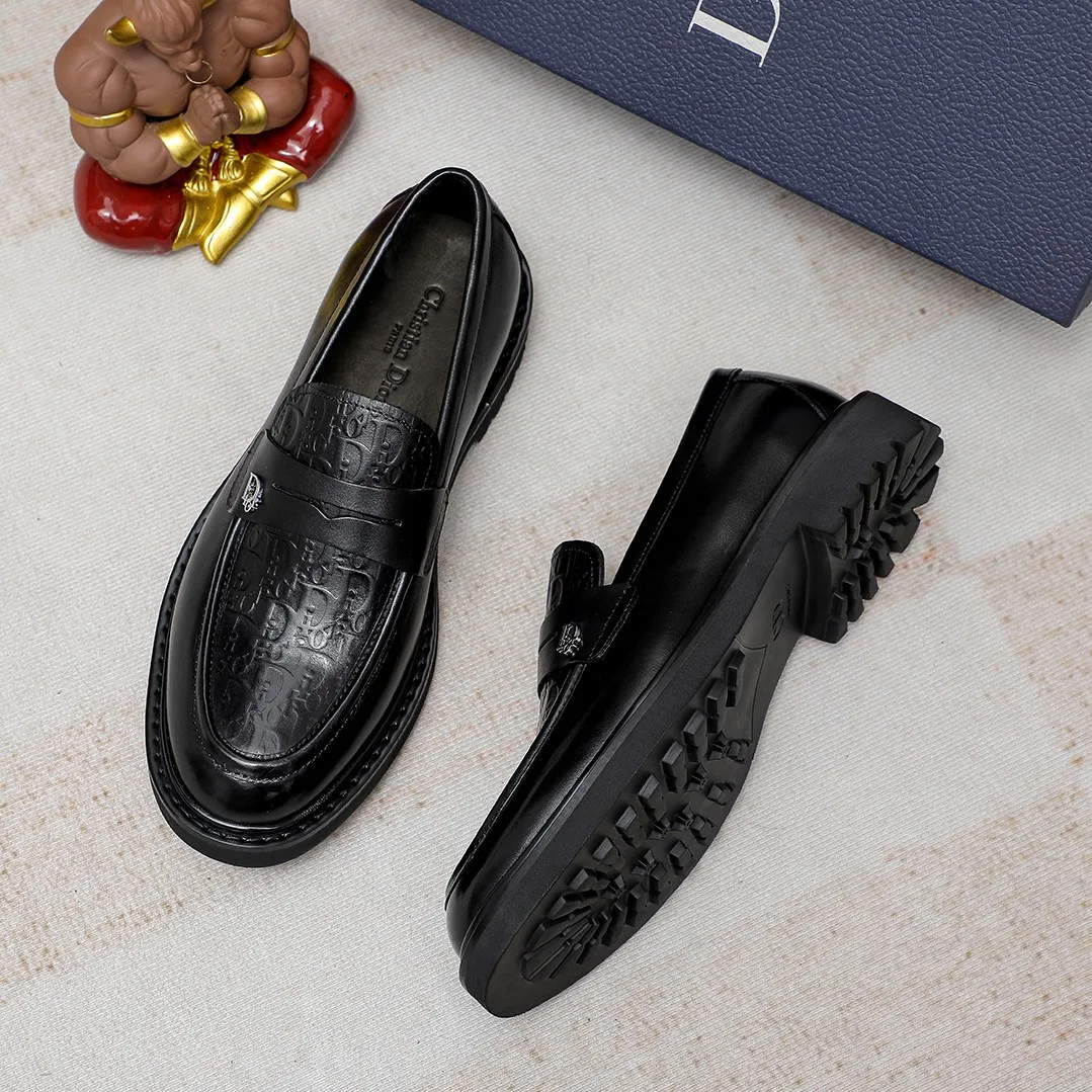 Men's shoes 💰520🕷️🕷️[Dior] Dior's new casual men's shoes are launched in Hong Kong counters. Official website 1:1 production. Italian woven cowhide + water-dyed 🐂 leather lining. Designed by European and American masters. Perfect shape to create counter quality, solid color rubber wear-resistant outsole and classic dazzling toe! Super versatile and very comfortable. High-end without losing taste, fashionable and novel! ! Absolute focus! 8 colors available! Code number 38-45……